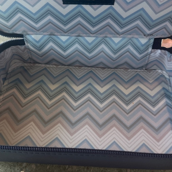 Missoni Navy Cosmetic Bag Lot/ plus Emirates FC amenity - Picture 3 of 6